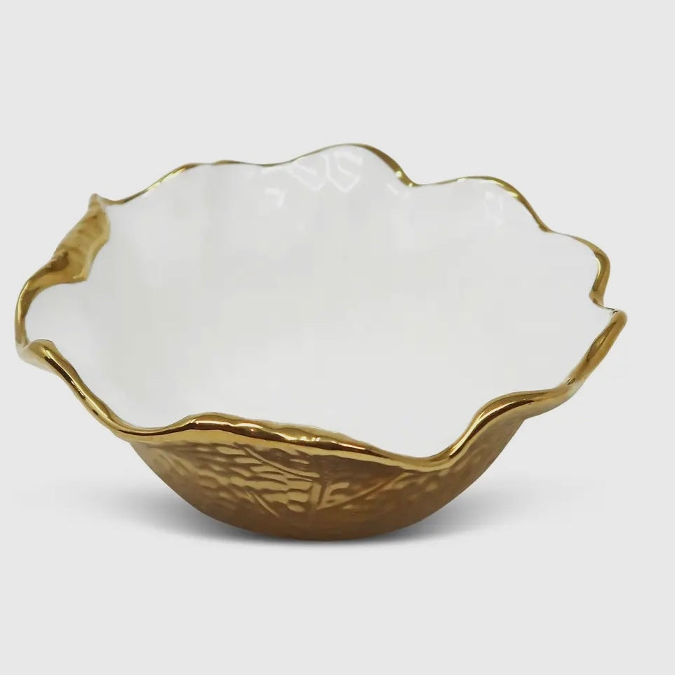 White Dinner Set With Gold Scalloped Edged