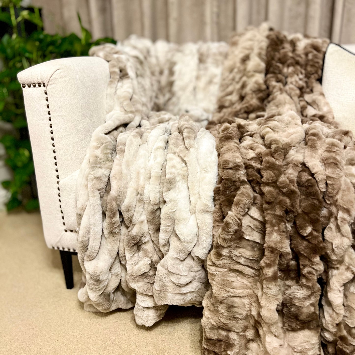 Lux Extra Thick Brown Throw