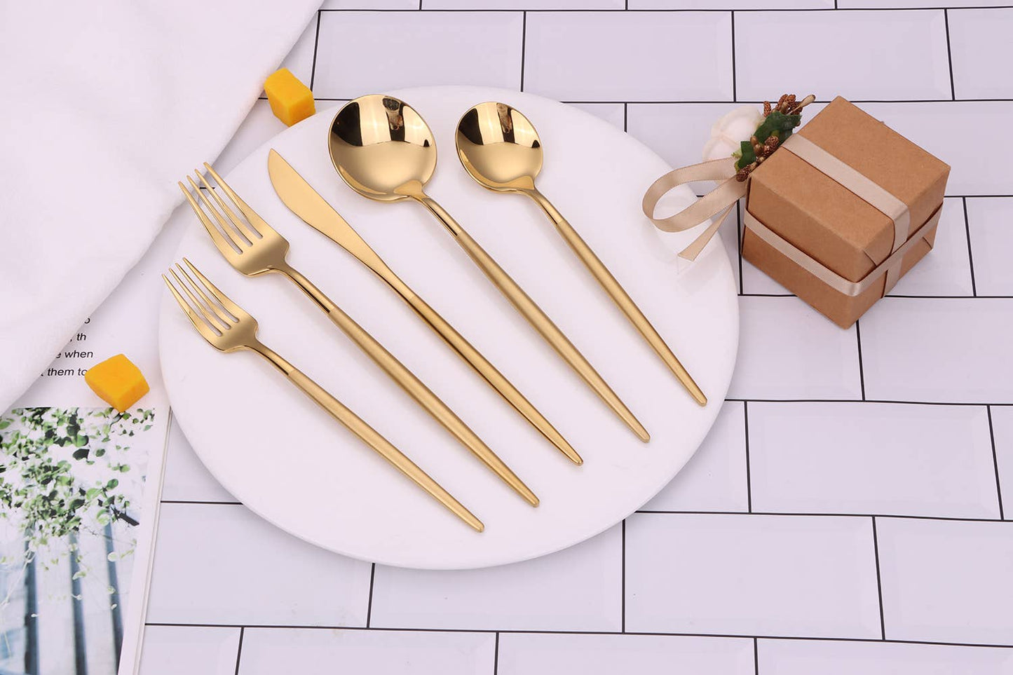 Morne 20 Pc Flatware Set with Matte Handles, Service for 4