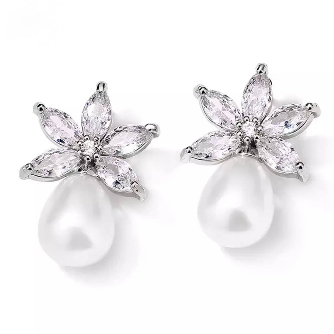 Bella Flower and Pearl Earrings