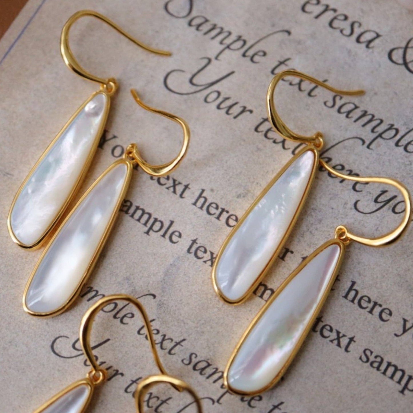 Chunky minimal design natural MOP drop earrings