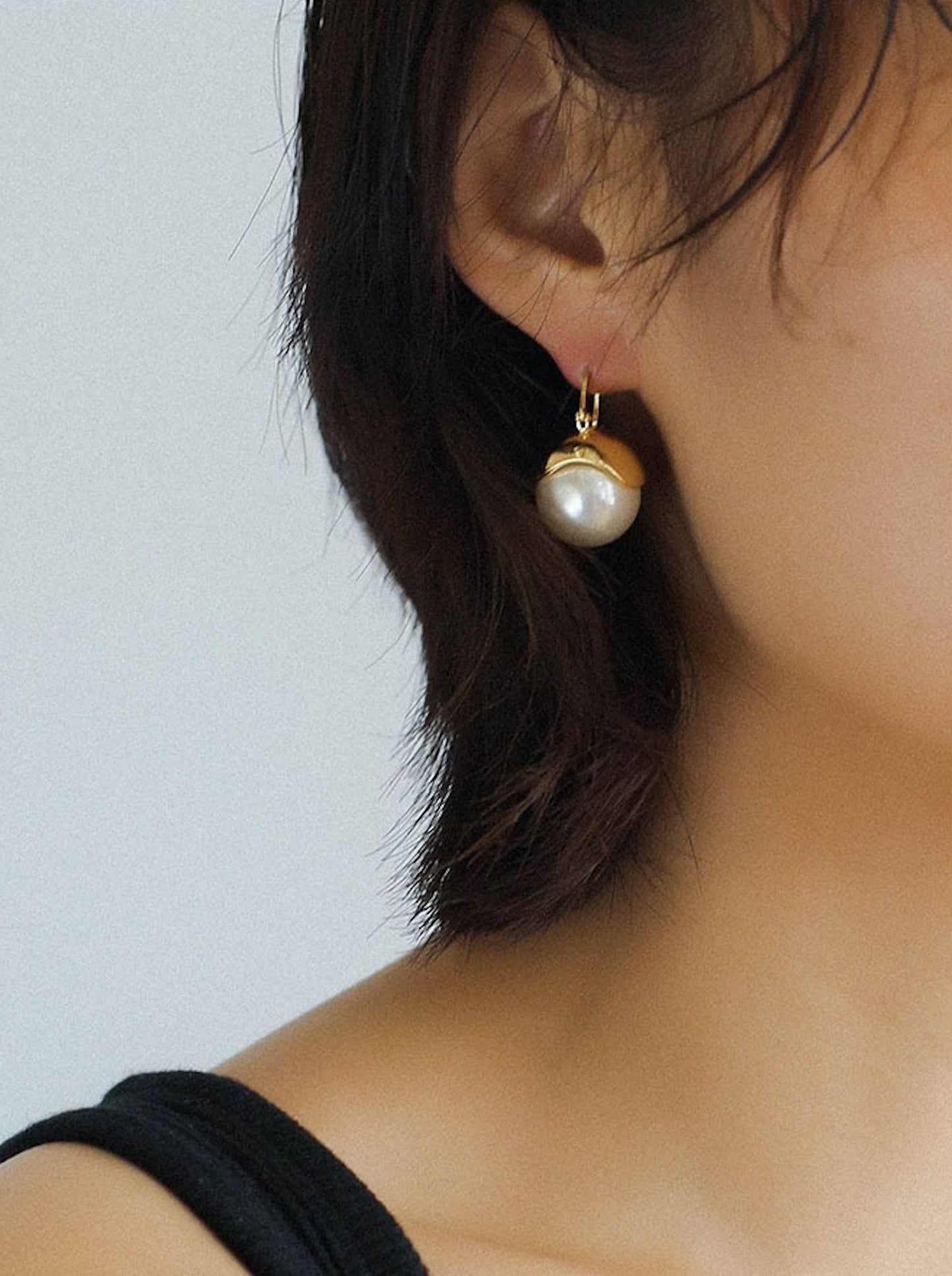 Chic Modern Vintage Pearl Drop Earrings