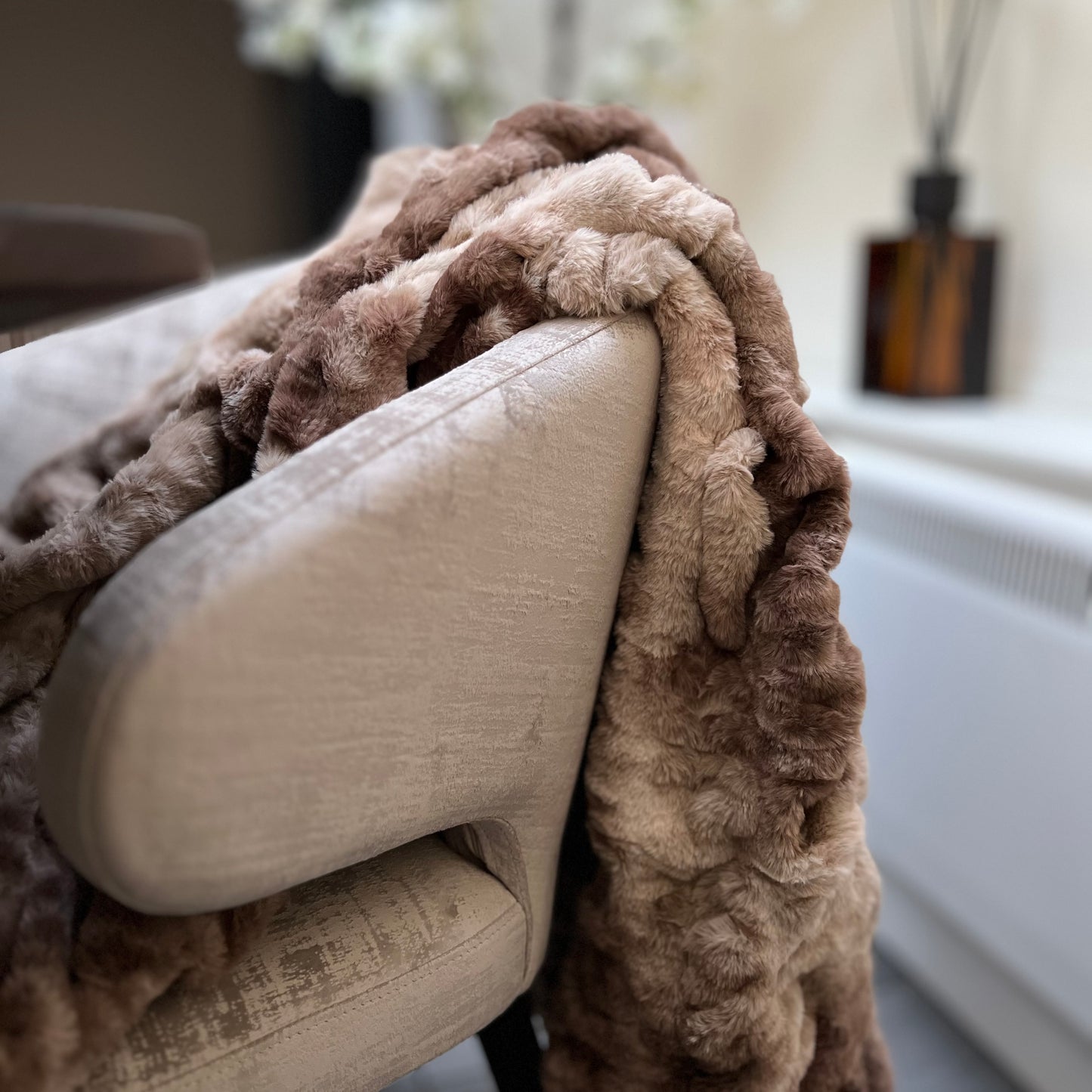Lux Extra Thick Brown Throw