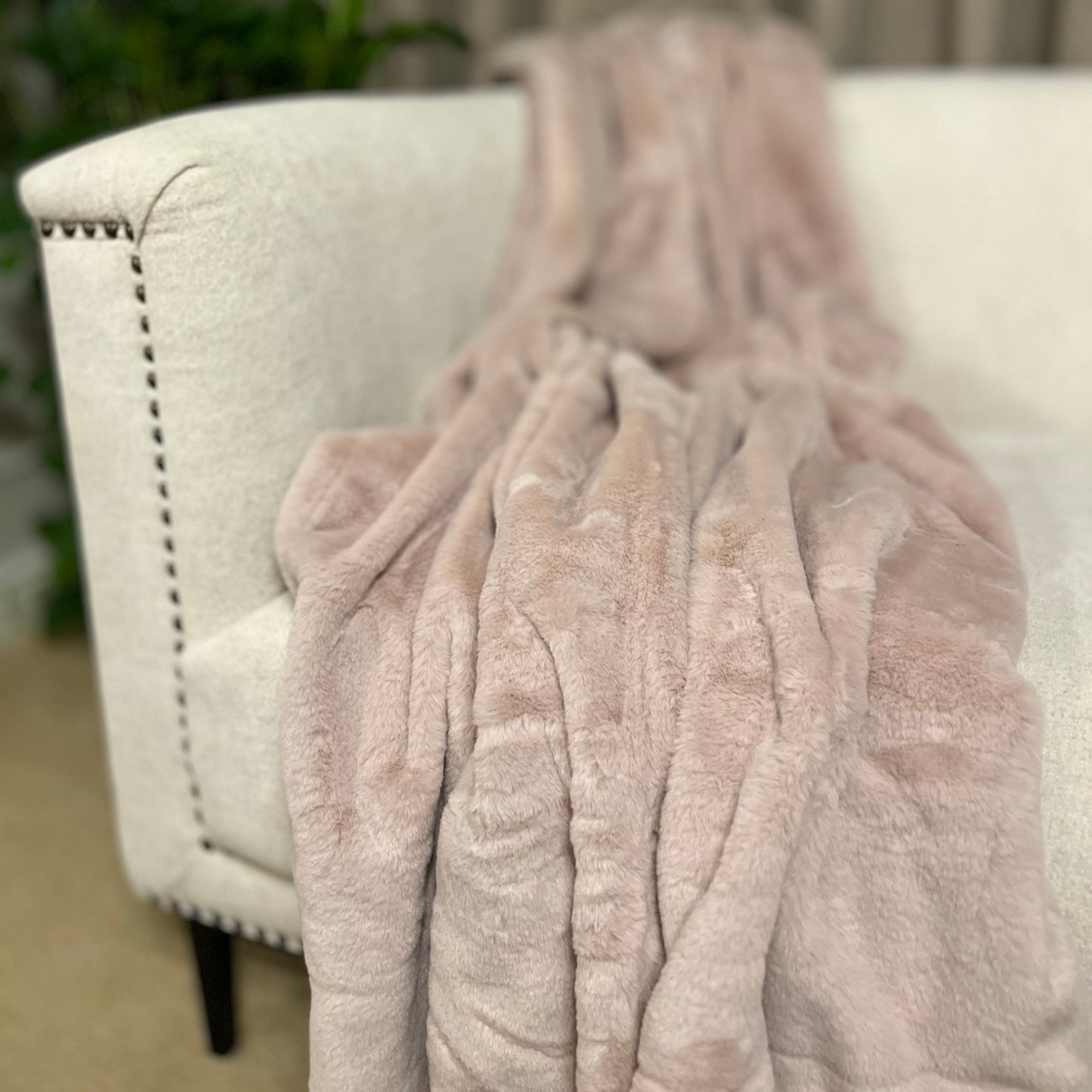 Lux Thick Blush Pink Throw
