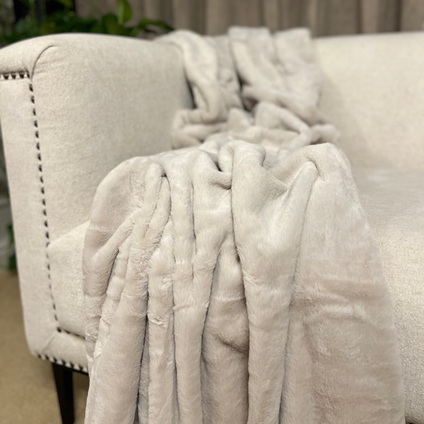 Lux Thick Mink Throw
