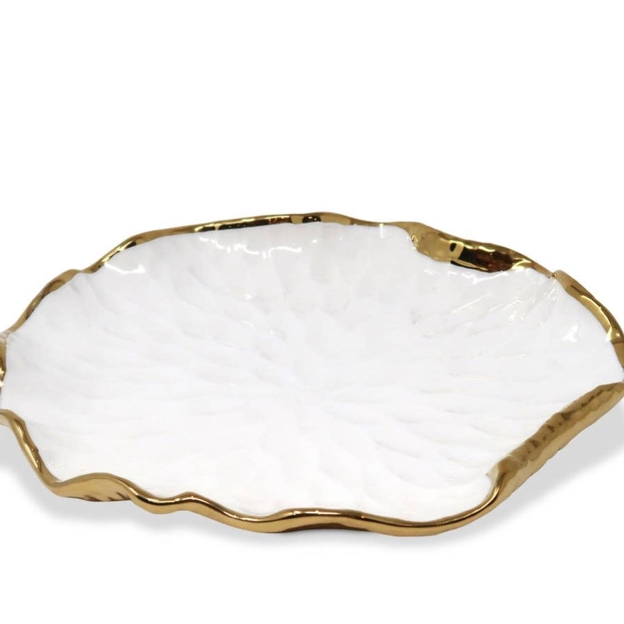 White Dinner Set With Gold Scalloped Edged