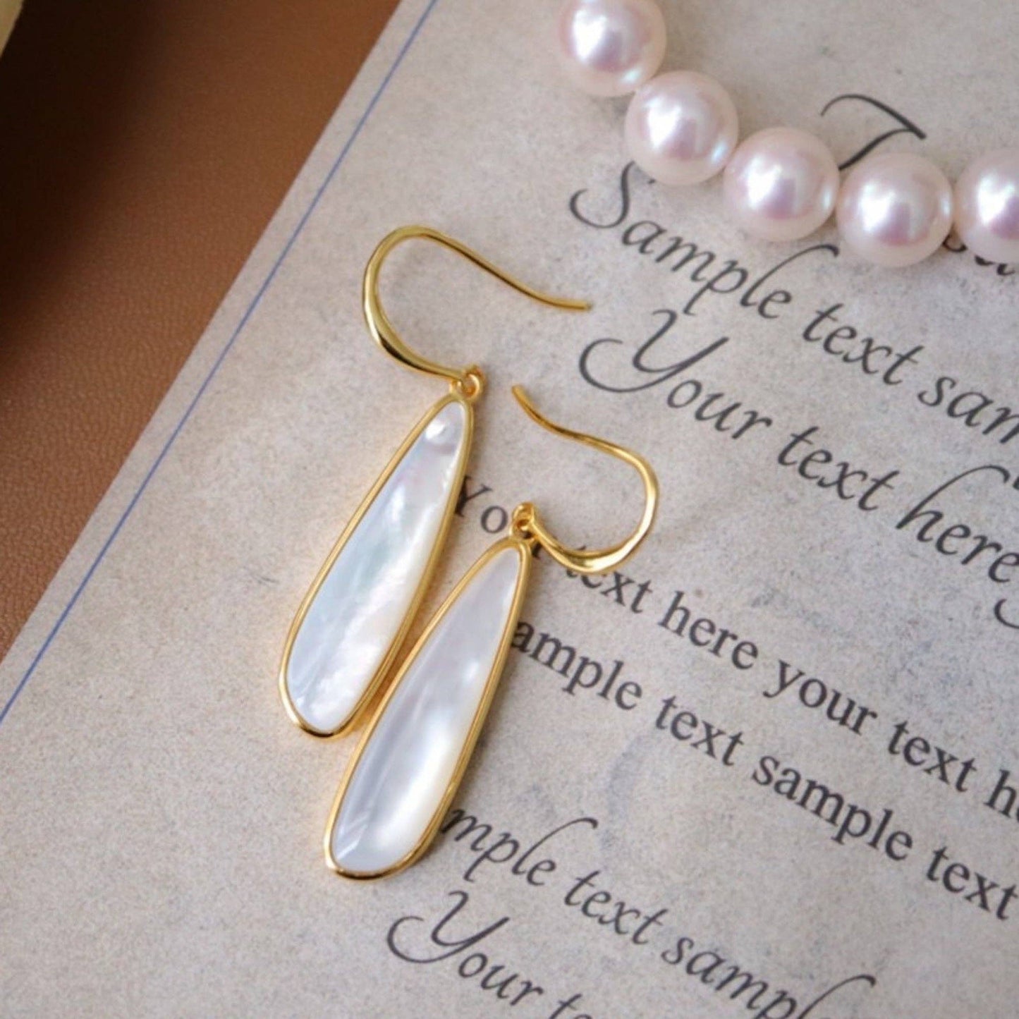 Chunky minimal design natural MOP drop earrings