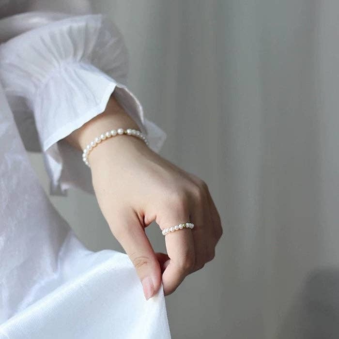 Elegant Pearl Beads Ring